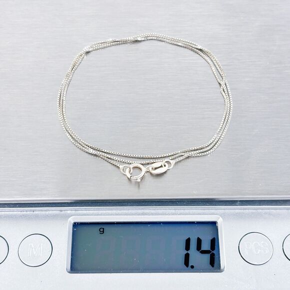 Vintage Italy Sterling Silver 925 0.6mm Box Chain Necklace 18" - Picture 3 of 3